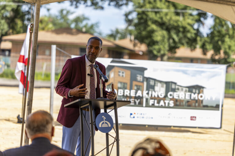commissioner_scott_speaking_ivyflats